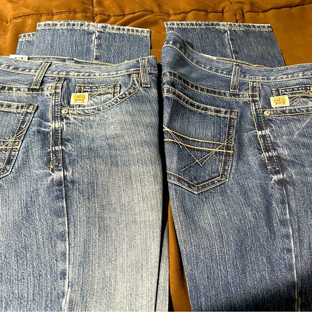 Men’s Cinch Ian jeans 31x36 like new. Still starched. Bundle of 2 pair